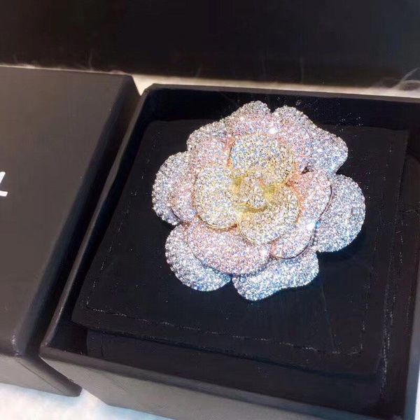 camellia brooch fashion classic brooch pin for women designer jewelry pins brooches with flannel bags 283, Gray
camellia brooch fashion classic brooch pin for women designer jewelry pins brooches with flannel bags 283, Gray