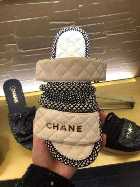 2019 Hot Sale Cord Mules Slippers Women Chunky Heel Flat Slippers Luxury Multicolor Flip Flop Fashion Outdoor Scuffs Women White Slippers
2019 Hot Sale Cord Mules Slippers Women Chunky Heel Flat Slippers Luxury Multicolor Flip Flop Fashion Outdoor Scuffs Women White Slippers