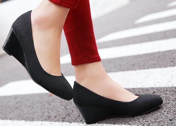 2019 women's shoes in spring and autumn with new style slope heel round head sequined cloth @8080, Black 
2019 women's shoes in spring and autumn with new style slope heel round head sequined cloth @8080, Black