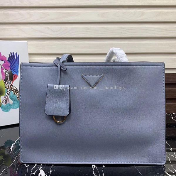 new luxury handbags purses plain tote classic colorful shoulder bag sheepskin lining letter shopping bag leather cowhide
new luxury handbags purses plain tote classic colorful shoulder bag sheepskin lining letter shopping bag leather cowhide