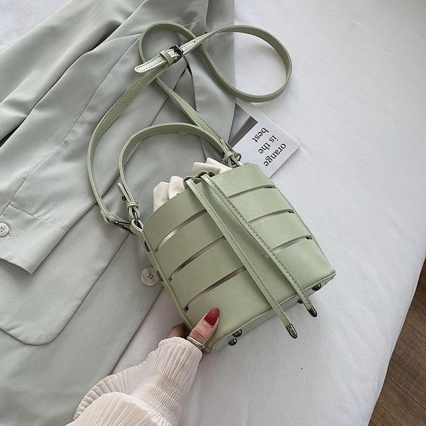 new original design fashion bucket bag & elegant hollow shoulder bag crossbody width 17cm height 17cm thickness 12cm
new original design fashion bucket bag & elegant hollow shoulder bag crossbody width 17cm height 17cm thickness 12cm