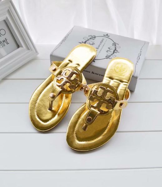2018 Ms designer sandals in the summer fashion classic style flip-flops apartment slippers indoor antiskid cool black white red color
2018 Ms designer sandals in the summer fashion classic style flip-flops apartment slippers indoor antiskid cool black white red color