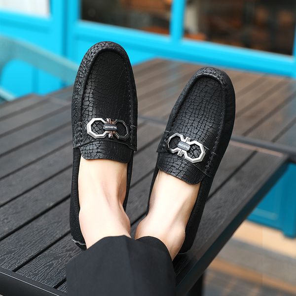 big size 37-48 2020 genuine leather shoes men loafers slip-on drive moccasins man boat shoes metal design casual, Black 
big size 37-48 2020 genuine leather shoes men loafers slip-on drive moccasins man boat shoes metal design casual, Black