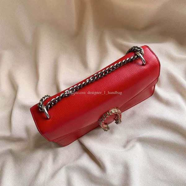 retro classic ladies messenger shoulder bag chain bag leather bag casual wild fashion ladies handbag with box
retro classic ladies messenger shoulder bag chain bag leather bag casual wild fashion ladies handbag with box