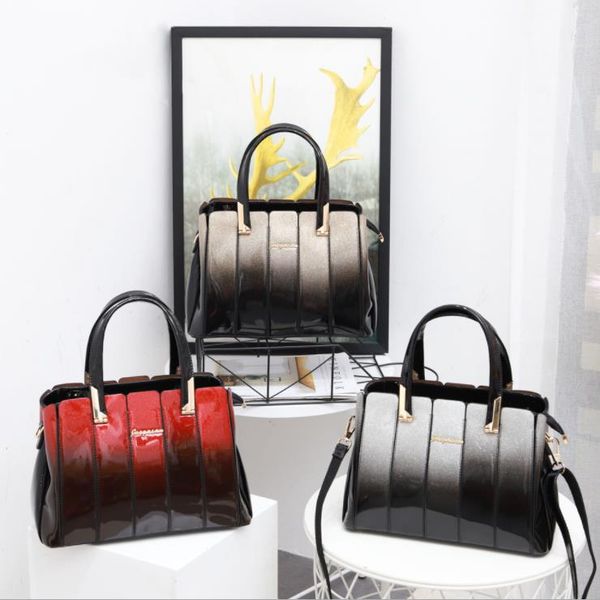 2020 new womenbags women's shoulder bag european and american solid color messenger bag retro gradient pu leather handbag
2020 new womenbags women's shoulder bag european and american solid color messenger bag retro gradient pu leather handbag