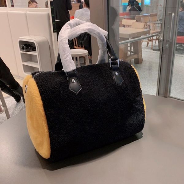 winter new wool fabric classic print flower handbags purses women 30cm pillow pack travelling bag single shoulder crossbody bag
winter new wool fabric classic print flower handbags purses women 30cm pillow pack travelling bag single shoulder crossbody bag