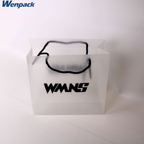 custom shopping handle frosted pp gift bag/plastic packaging bag
custom shopping handle frosted pp gift bag/plastic packaging bag