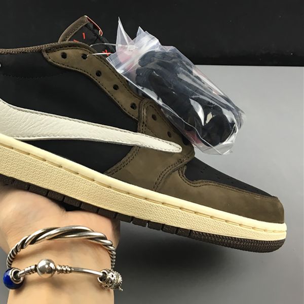 travis scott x air 1 low og cq4277-001 1s women men basketball sports shoes sneakers suede trainers with original box, Black;white
travis scott x air 1 low og cq4277-001 1s women men basketball sports shoes sneakers suede trainers with original box, Black;white