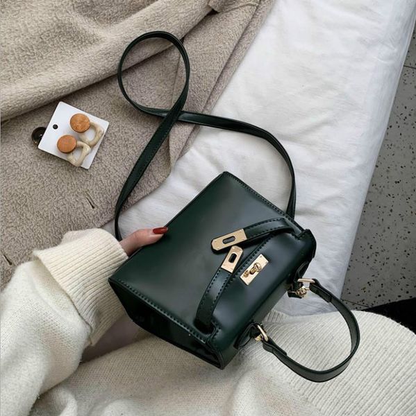deisigner shoulder bag for women chest pack lady tote new handbags presbyopic purse messenger bag designer handbags
deisigner shoulder bag for women chest pack lady tote new handbags presbyopic purse messenger bag designer handbags