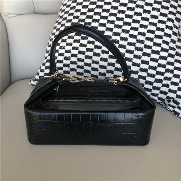 2019 pring new fa hion women handbag popular de ign bag genuine leather nice hardware 13060
2019 pring new fa hion women handbag popular de ign bag genuine leather nice hardware 13060
