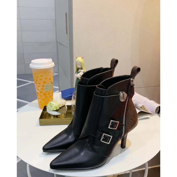 classic european style woman leather shoes, ladies'shoes, martin boots, belt buckle decoration, boots stitching high heel rubber bottom, Black
classic european style woman leather shoes, ladies'shoes, martin boots, belt buckle decoration, boots stitching high heel rubber bottom, Black