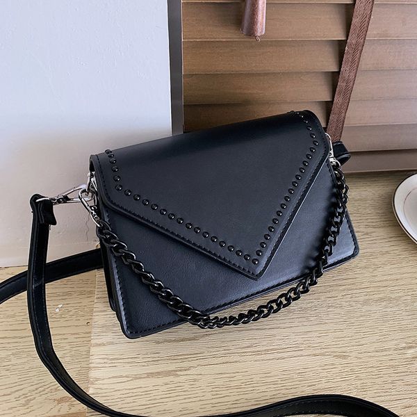 2020 new fashion ladies pu leather shoulder bag female simple casual flip crossbody bag willow nail decoration wild shoulder
2020 new fashion ladies pu leather shoulder bag female simple casual flip crossbody bag willow nail decoration wild shoulder
