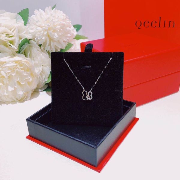 luxury jewelry s925 sterling silver necklace designer fashion infinite necklace diamond sublimation distinguished wedding jewelry chain leng
luxury jewelry s925 sterling silver necklace designer fashion infinite necklace diamond sublimation distinguished wedding jewelry chain leng