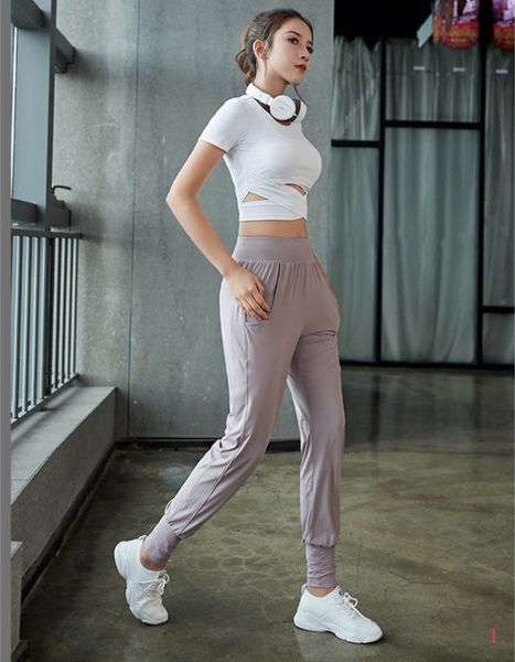 20s women designer yoga suit fitness clothing summer fashion sport yoga tees suits short slim breathable pants + lr200505
20s women designer yoga suit fitness clothing summer fashion sport yoga tees suits short slim breathable pants + lr200505
