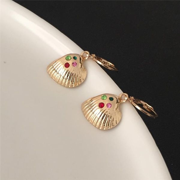 2020 new girly gold color plating multicolored stone shell star snake round triangle earrings for women girl lady new year gift, Golden;silver
2020 new girly gold color plating multicolored stone shell star snake round triangle earrings for women girl lady new year gift, Golden;silver