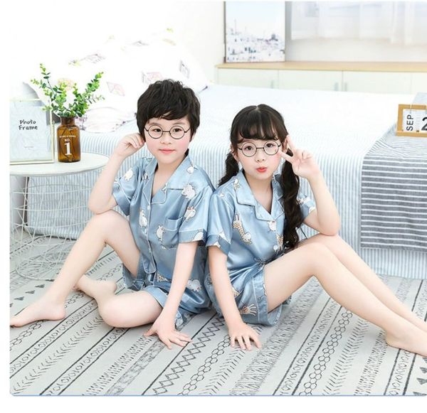 children's ice silk pajamas boys' and girls' thin summer baby short sleeve home clothes air conditioning suit summer, Blue;red
children's ice silk pajamas boys' and girls' thin summer baby short sleeve home clothes air conditioning suit summer, Blue;red