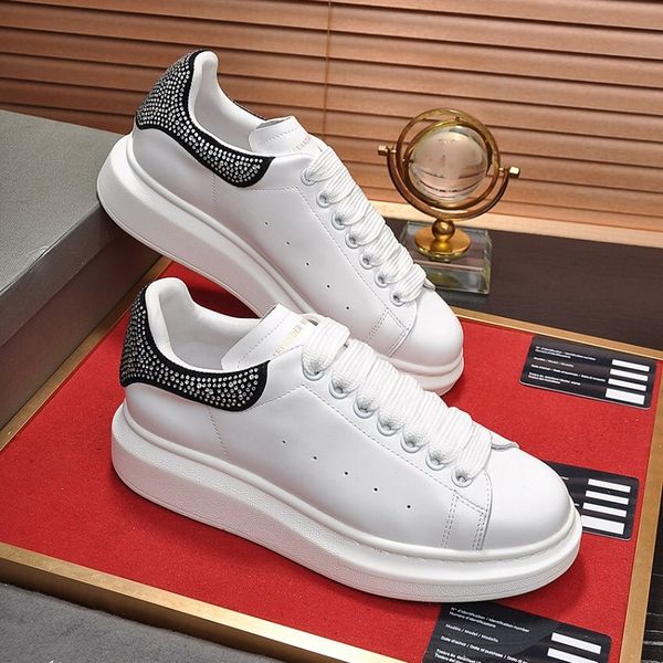new season designer shoes fashion luxury womens shoes men's leather lace up platform oversized sole sneakers white black casual shoes t
new season designer shoes fashion luxury womens shoes men's leather lace up platform oversized sole sneakers white black casual shoes t