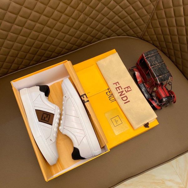 sneakers black leather low-cut shoe size: 7e1166a3xlf16ok lace-up sneakers. rubber coasters. made of black leather2 
sneakers black leather low-cut shoe size: 7e1166a3xlf16ok lace-up sneakers. rubber coasters. made of black leather2