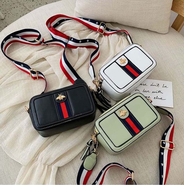 Стильная девушка сквош плечи квадратный мешок с монетой мягкого PU застежки-молни
Стильная девушка сквош плечи квадратный мешок с монетой мягкого PU застежки-молни