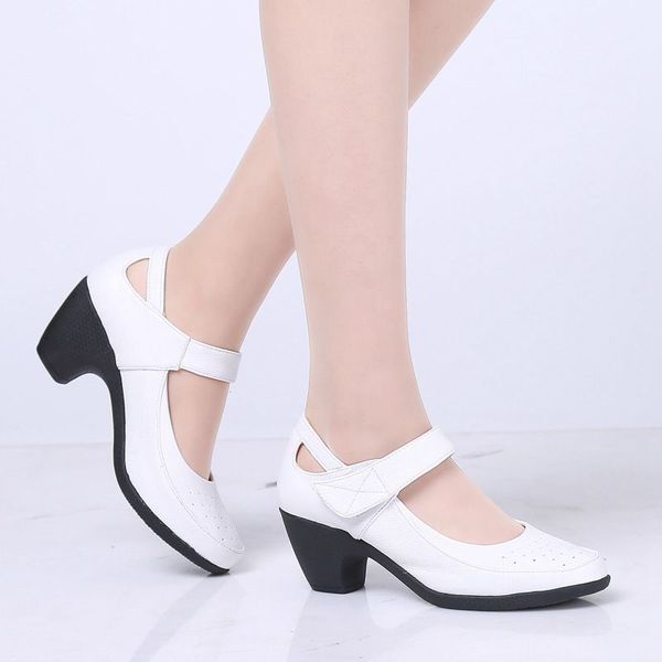 new high-heeled waterproof platform shoes women thick with dance shoes show banquet dance ladies three-step step on the ri
new high-heeled waterproof platform shoes women thick with dance shoes show banquet dance ladies three-step step on the ri