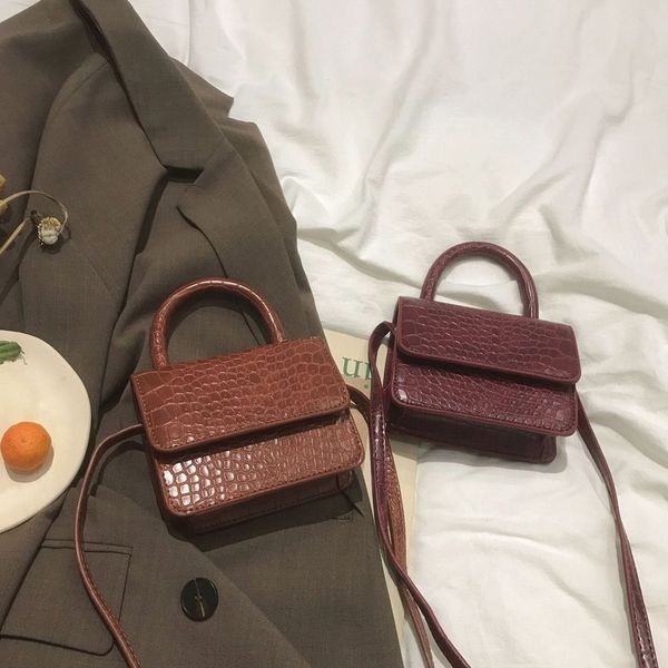 2020 женская сумка через плечо небольшой аромат темперамент сумка посыльного мода дикая удобная маленькая квадратная ниша