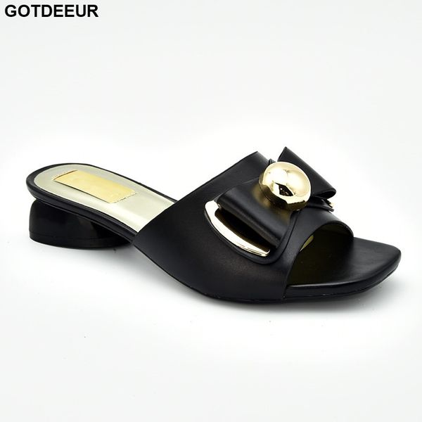 new fashion ladies sandals with heels luxury women shoes decorated with appliques summer low heeled shoes for women party pumps, Black
new fashion ladies sandals with heels luxury women shoes decorated with appliques summer low heeled shoes for women party pumps, Black