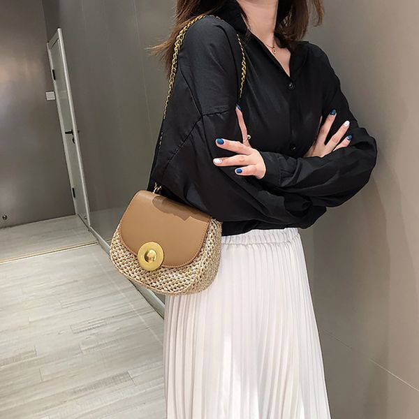 weaving small flap women bag with lock chain women's shoulder bags purse ladies cross body bags purse for phone drop shipping
weaving small flap women bag with lock chain women's shoulder bags purse ladies cross body bags purse for phone drop shipping