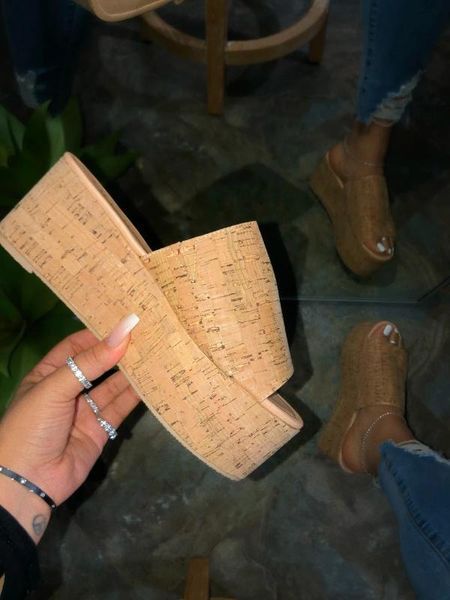 new women slippers platfrom summer slippers casual shoes wedges slides women shoes ladies flip flops high heel, Black
new women slippers platfrom summer slippers casual shoes wedges slides women shoes ladies flip flops high heel, Black