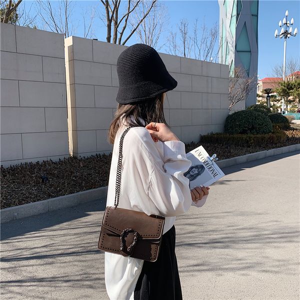 2020 fashion new selling stripes pu leather shoulder single hasp messenger bags women wide strap bags wangdian/03
2020 fashion new selling stripes pu leather shoulder single hasp messenger bags women wide strap bags wangdian/03