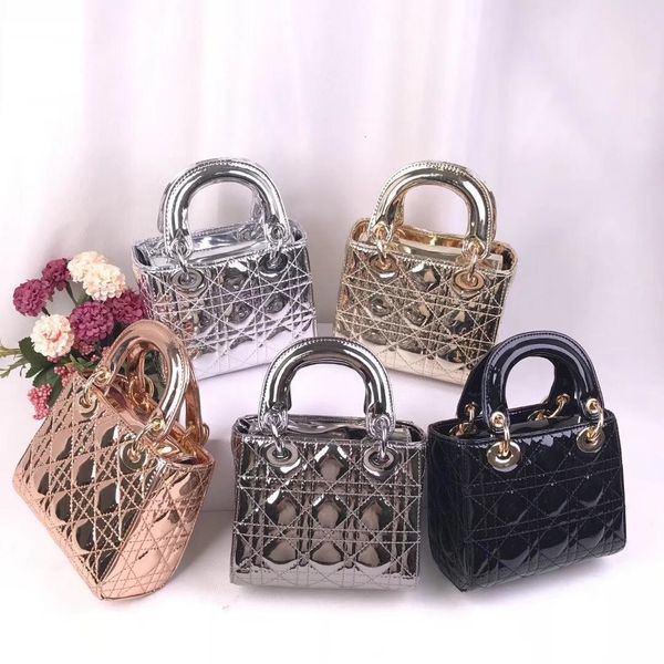 2019 luxury quality brand design lady plaid messenger bag genuine patent leather mini 3 plaid gold handbag with charms miss chain bag
2019 luxury quality brand design lady plaid messenger bag genuine patent leather mini 3 plaid gold handbag with charms miss chain bag