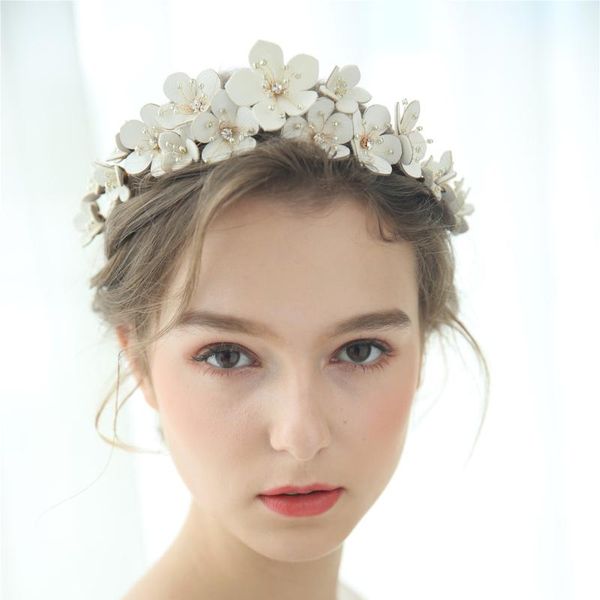 leather floral bridal crown handmade rhinestone beaded wedding headband party prom hair jewelry fashion brides hair accessories, Golden;white
leather floral bridal crown handmade rhinestone beaded wedding headband party prom hair jewelry fashion brides hair accessories, Golden;white