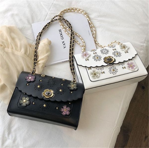 Luxury Designer Shoulder Bag Designer Handbag Women's Handbag New Fashion Messenger Bag with All Kinds of Chains One Shoulder Hollow Flower4
Luxury Designer Shoulder Bag Designer Handbag Women's Handbag New Fashion Messenger Bag with All Kinds of Chains One Shoulder Hollow Flower4