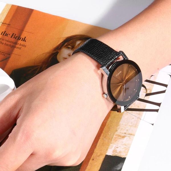 women quartz watches relogio masculinos fashion dial time men clock leather dress round case hour lovers watch bayan kol saat, Slivery;brown
women quartz watches relogio masculinos fashion dial time men clock leather dress round case hour lovers watch bayan kol saat, Slivery;brown