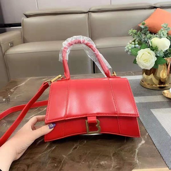 fashion female package genuine leather handbag gold buckles one shoulder women bags portable arc bag girl purses handbags
fashion female package genuine leather handbag gold buckles one shoulder women bags portable arc bag girl purses handbags