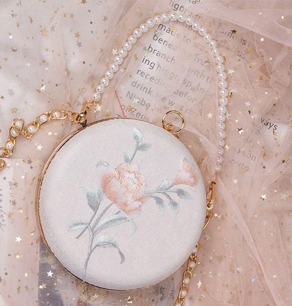 angelatracy 2020 new arrival chinese bird floral cheongsam flower classical hanfu circular messenger bag day clutch hand bags
angelatracy 2020 new arrival chinese bird floral cheongsam flower classical hanfu circular messenger bag day clutch hand bags