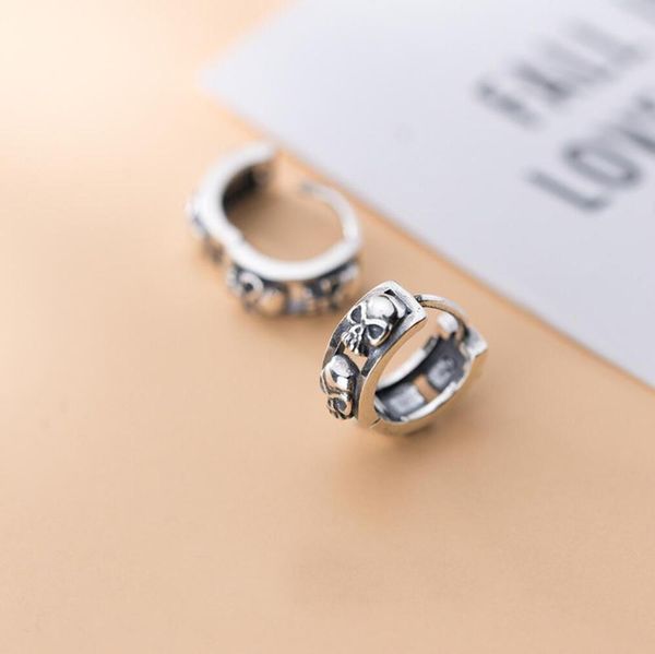 925 solid sterling silver biker gothic skull skeleton huggie hoop single earring a1229, Golden;silver
925 solid sterling silver biker gothic skull skeleton huggie hoop single earring a1229, Golden;silver
