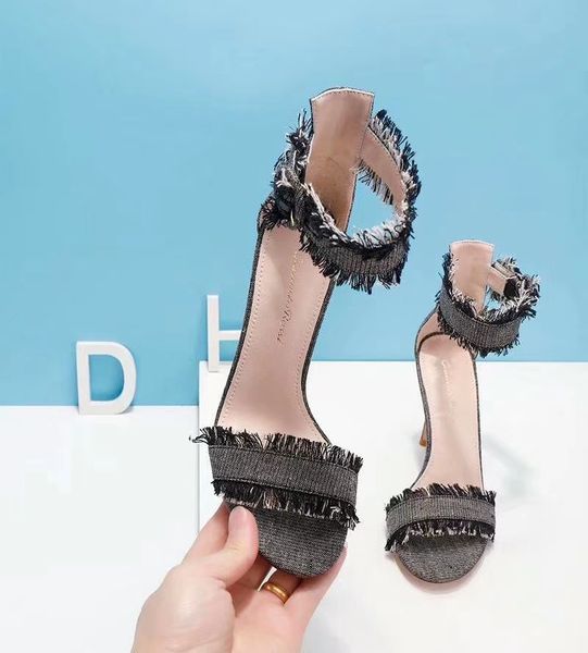 2019 black wedding shoes large shoes fashion women shoes sandals with buckle high heels
2019 black wedding shoes large shoes fashion women shoes sandals with buckle high heels
