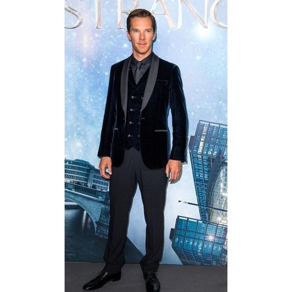handsome one button groomsmen shawl lapel groom tuxedos men suits wedding/prom/dinner man blazer(jacket+pants+tie+vest) a583, Black;gray
handsome one button groomsmen shawl lapel groom tuxedos men suits wedding/prom/dinner man blazer(jacket+pants+tie+vest) a583, Black;gray