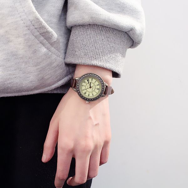 2018 new fashion classic vintage magic rome dial brass alloy thin leather strap quartz wristwatch watch for women ladies girls, Slivery;brown
2018 new fashion classic vintage magic rome dial brass alloy thin leather strap quartz wristwatch watch for women ladies girls, Slivery;brown