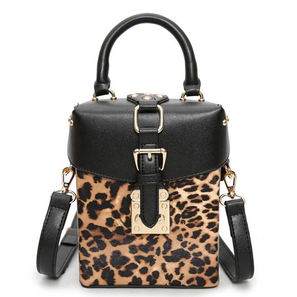 2020 new fashion women's bag korean leopard rivet box handbag styling shoulder messenger bag
2020 new fashion women's bag korean leopard rivet box handbag styling shoulder messenger bag