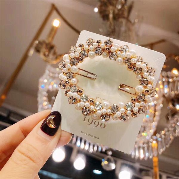 1pc women chic crystal imitiation pearl geometric hollow round hairpins hair accessories shiny rhinestones hair clips, Golden;white
1pc women chic crystal imitiation pearl geometric hollow round hairpins hair accessories shiny rhinestones hair clips, Golden;white