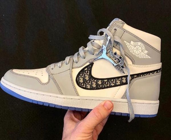 luxury dìor oblique x nìke air jordà n 1 rètro aj basketball shoes men women jordan dior oblique jumpman sneakers shoes trainers
luxury dìor oblique x nìke air jordà n 1 rètro aj basketball shoes men women jordan dior oblique jumpman sneakers shoes trainers