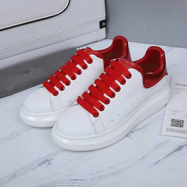 2020 new designer brand oversized sneaker features large flat laces and an oversized rubber sole sneaker suede leather brand sne, Black
2020 new designer brand oversized sneaker features large flat laces and an oversized rubber sole sneaker suede leather brand sne, Black