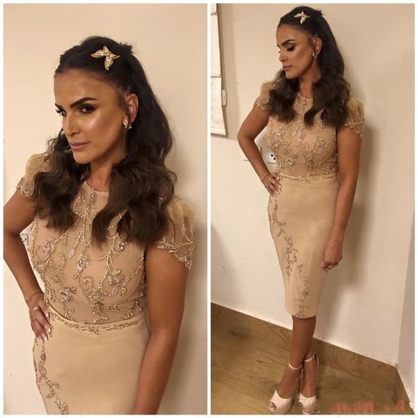 2020 champagne mother of the bride dresses jewel short sleeves appliques beaded knee length plus size party dress wedding guest gowns, Black;red
2020 champagne mother of the bride dresses jewel short sleeves appliques beaded knee length plus size party dress wedding guest gowns, Black;red