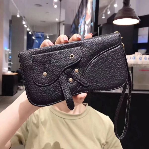 роскошные дизайнерские чехлы для телефона для iphone 11 pro max 6 7 8 plus седло дизайн класс
роскошные дизайнерские чехлы для телефона для iphone 11 pro max 6 7 8 plus седло дизайн класс