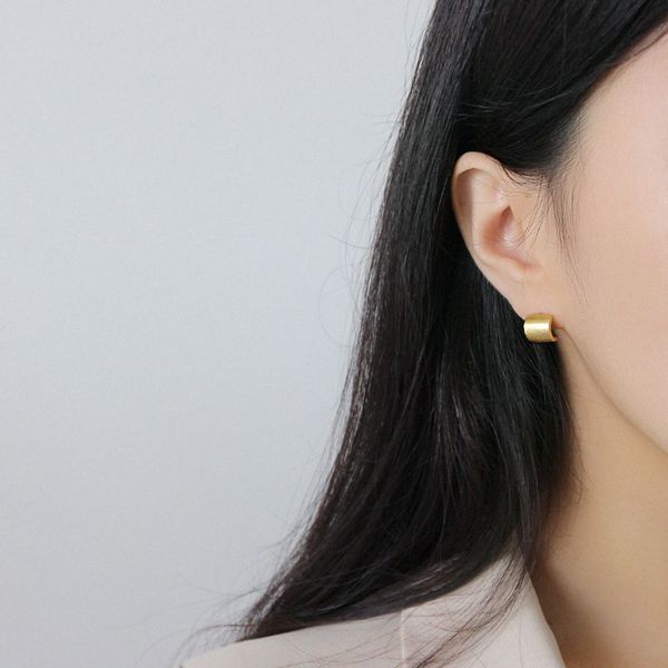 2019 fashion 925 sterling earring for women drawing geometric half circle stud earrings joker party engagement jewelry, Golden;silver
2019 fashion 925 sterling earring for women drawing geometric half circle stud earrings joker party engagement jewelry, Golden;silver