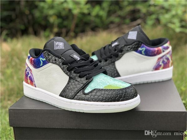 2020 authentic air low 1 galaxy basketball shoes men women glow in the dark black white space snake cw7309-090 trainers sneakers with box
2020 authentic air low 1 galaxy basketball shoes men women glow in the dark black white space snake cw7309-090 trainers sneakers with box