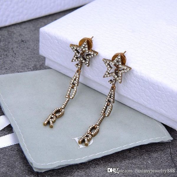 european and american custom letter earrings are selling fashionable earrings with diamond-encrusted letters, Golden;silver
european and american custom letter earrings are selling fashionable earrings with diamond-encrusted letters, Golden;silver