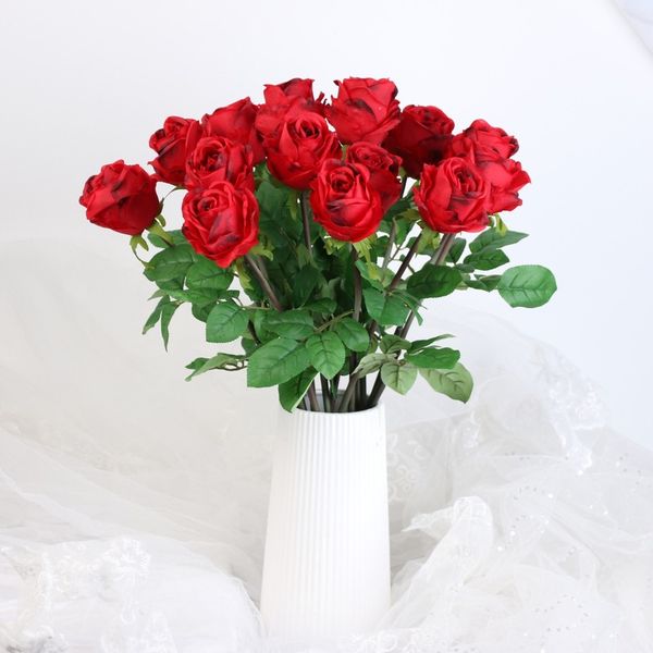 1pcs 65cm single head artificial fake flower classical chaise rose silk simulation flower wedding party home decoration supplies
1pcs 65cm single head artificial fake flower classical chaise rose silk simulation flower wedding party home decoration supplies