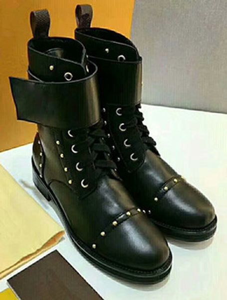 fashion luxuryss20 designered women ankle boots classic women's shorts boots designer ladies short boots genuine leather shoes, Black
fashion luxuryss20 designered women ankle boots classic women's shorts boots designer ladies short boots genuine leather shoes, Black
